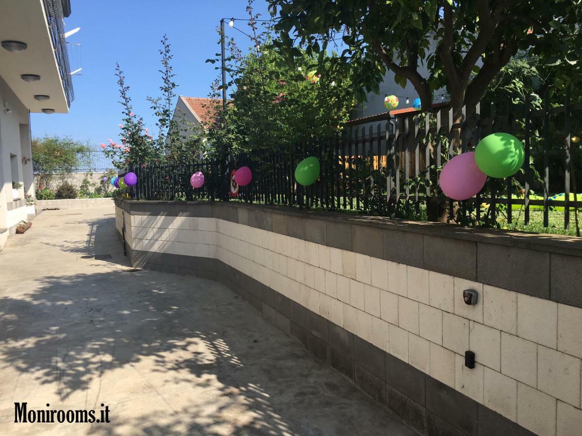 Moni Rooms Джарре Экстерьер фото